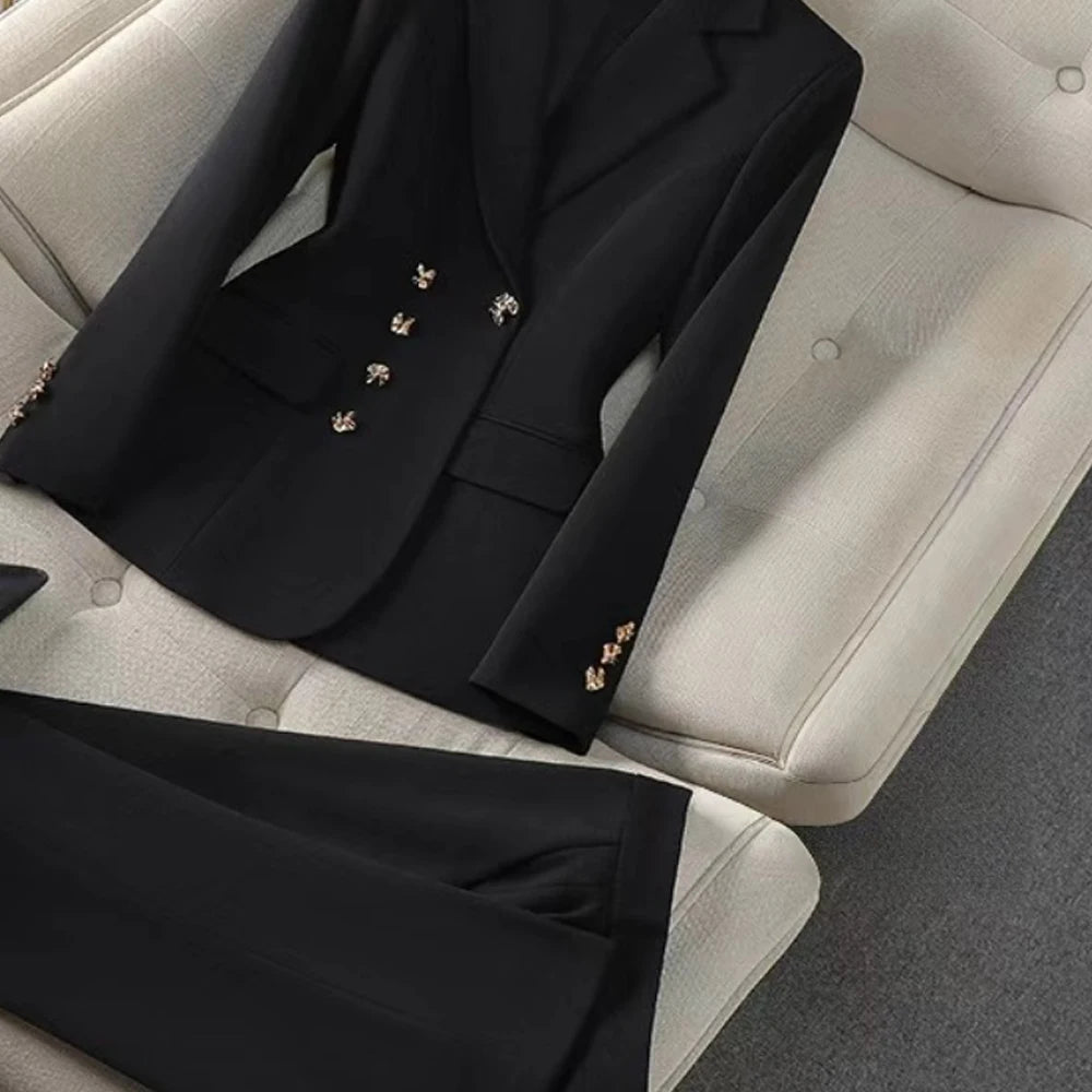 Conjunto Executivo Branca/Rosa/preta em Alfaiataria – Blazer e Calças