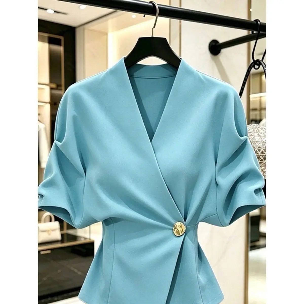 Blusa Executive Plissada com Decote em V
